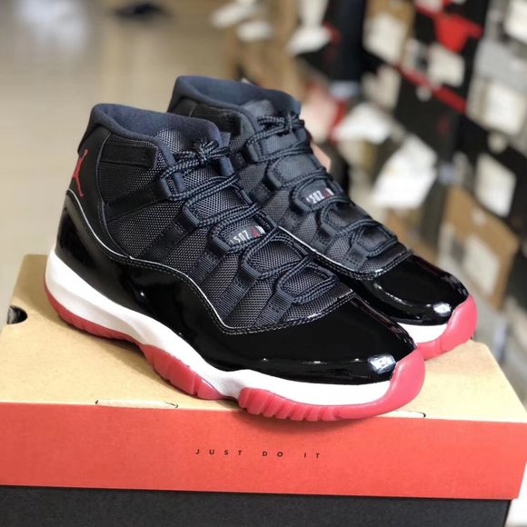 Air Jordan 11 Bred 2019 - Picture 3 of 3